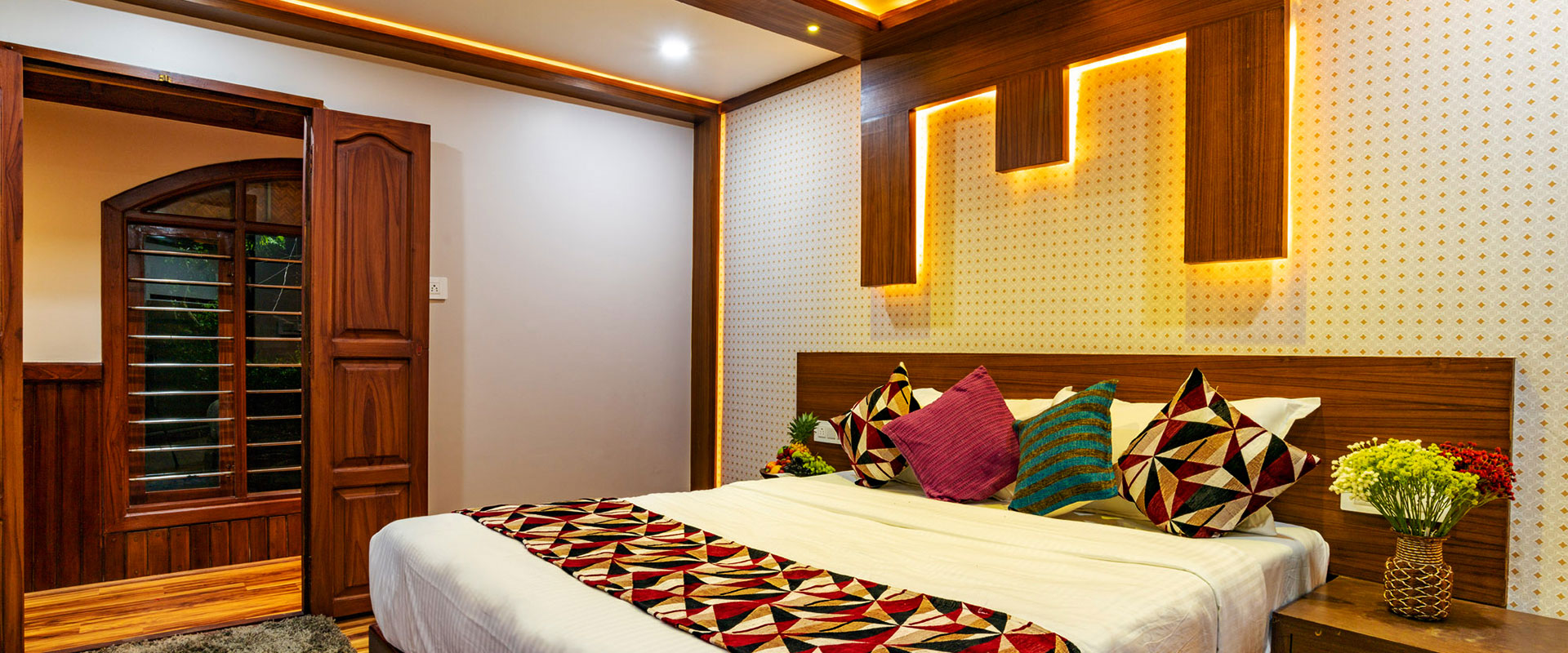 luxury houseboats in alleppey