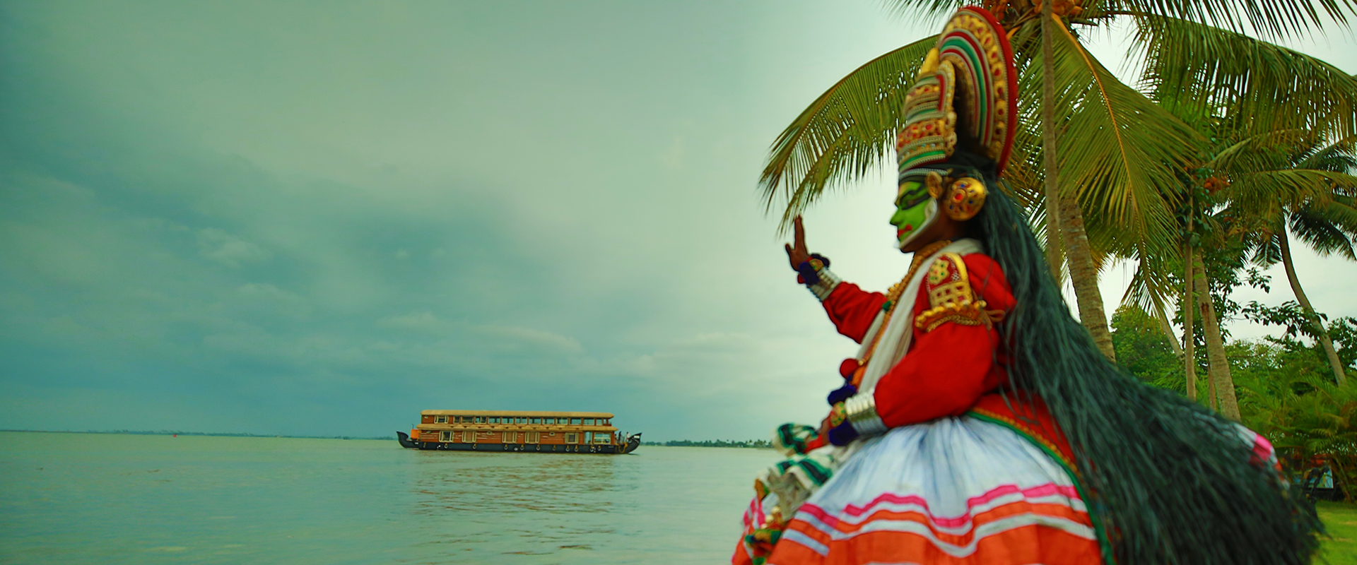 luxury houseboats in alleppey